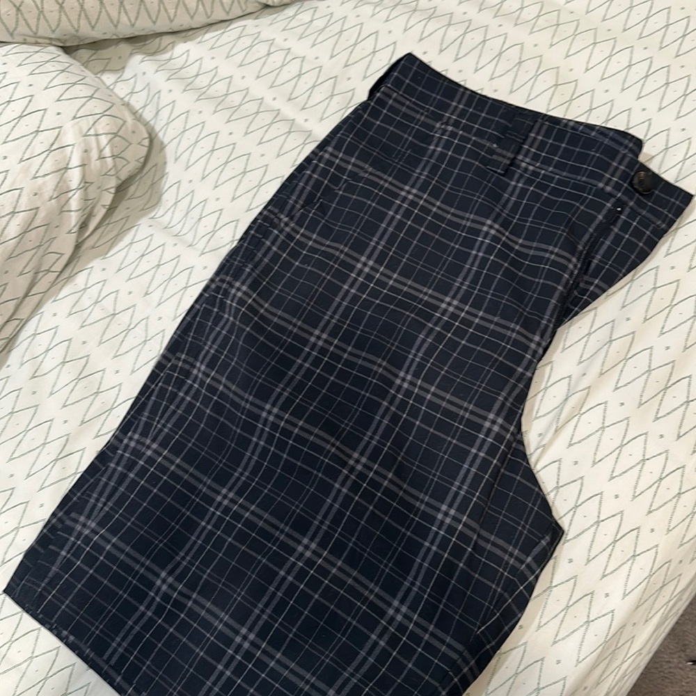 EUC Under Armor golf shorts dark plaid size 36